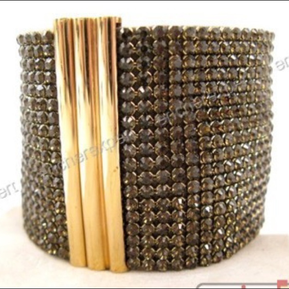 ISO Swarovski cuff Bracelet!!